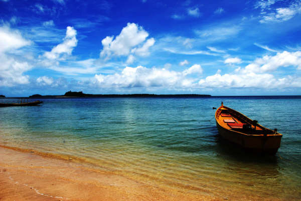 boat on elephant beach